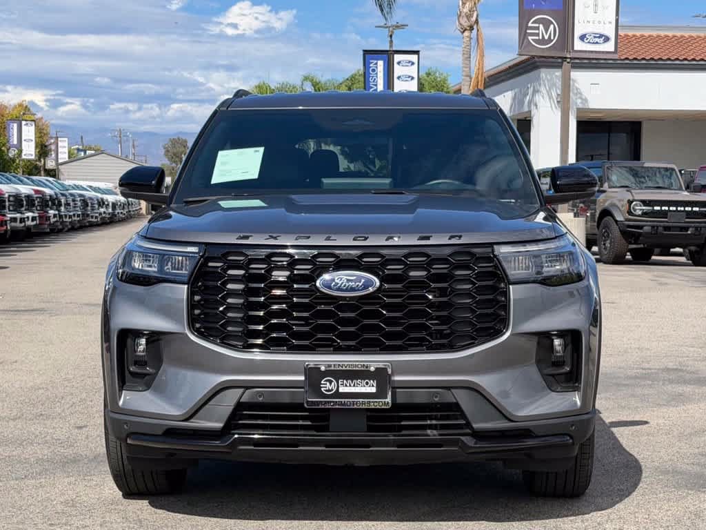 Certified 2025 Ford Explorer ST-Line AWD/4WD image 3
