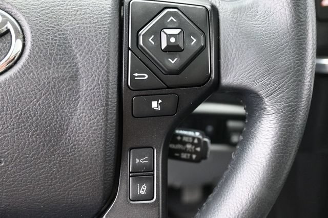 Used 2022 Toyota Sequoia SR5 AWD/4WD image 17