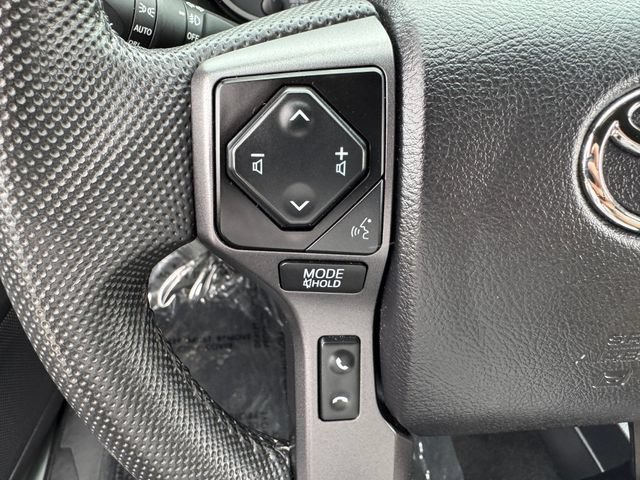 Used 2022 Toyota Tacoma TRD Off-Road w/ Technology Package AWD/4WD image 23