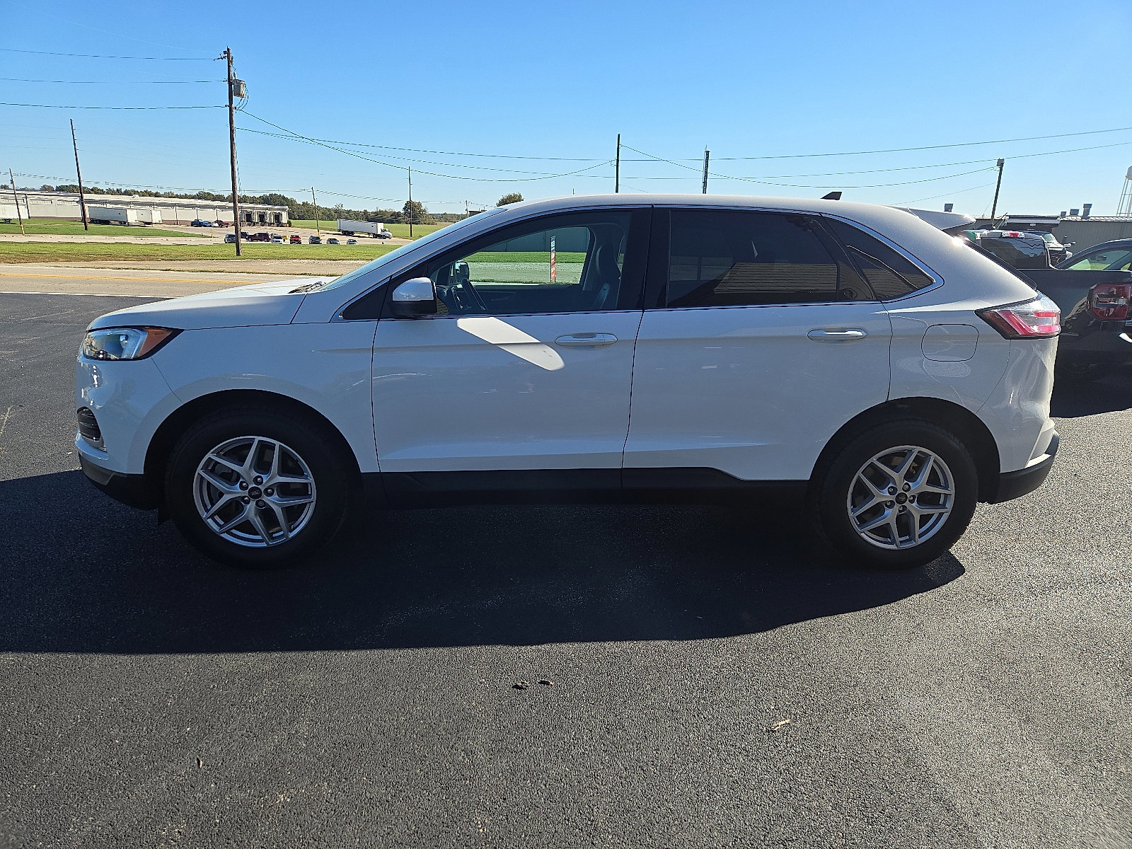 Certified 2024 Ford Edge SEL w/ Convenience Package image 2