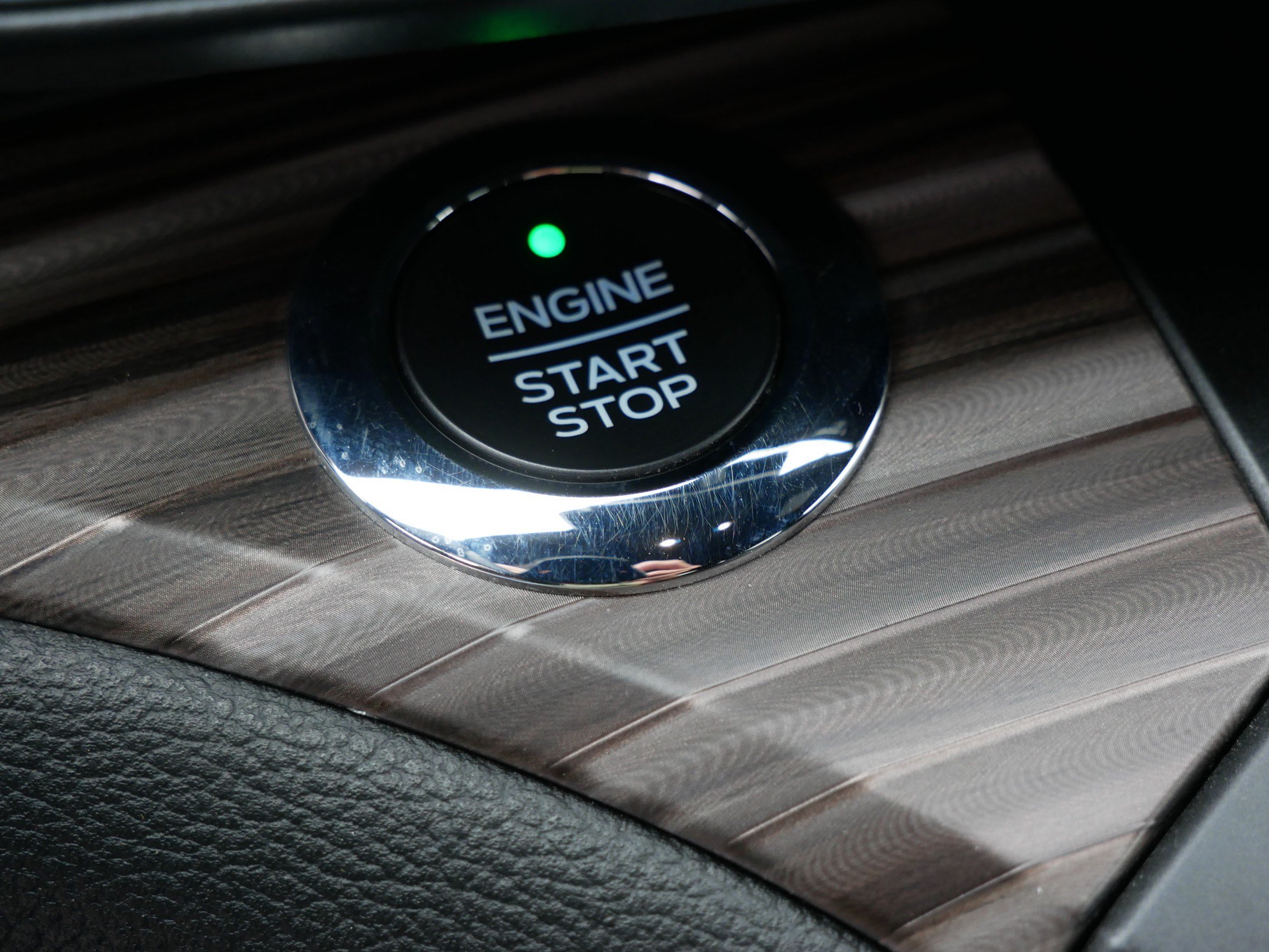 Certified 2020 Ford Explorer Limited AWD/4WD image 24
