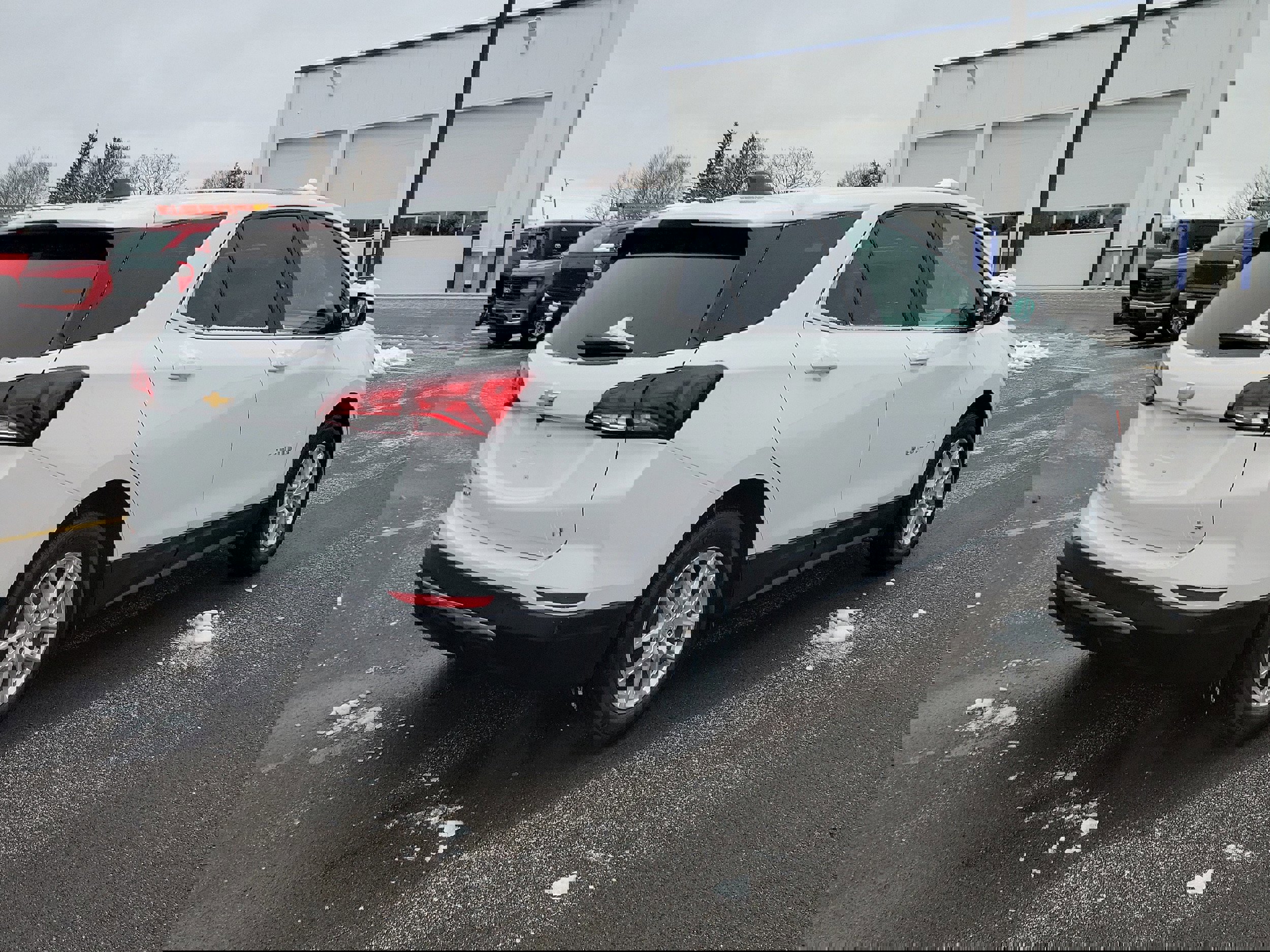 Used 2022 Chevrolet Equinox LT image 3