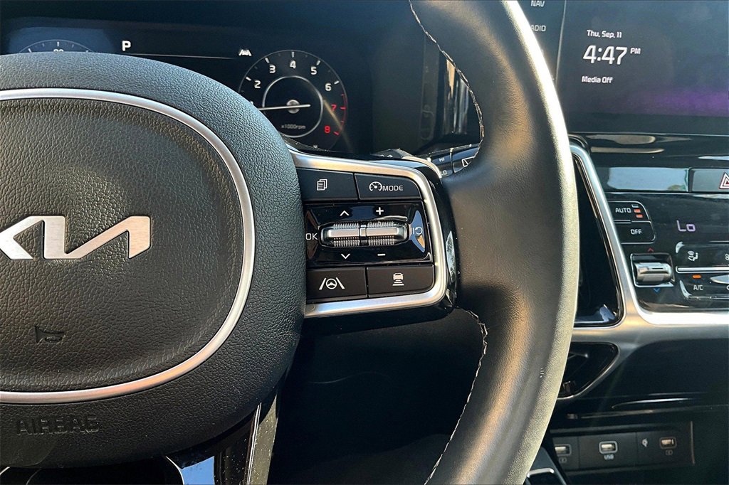 Used 2023 Kia Sorento SX image 18