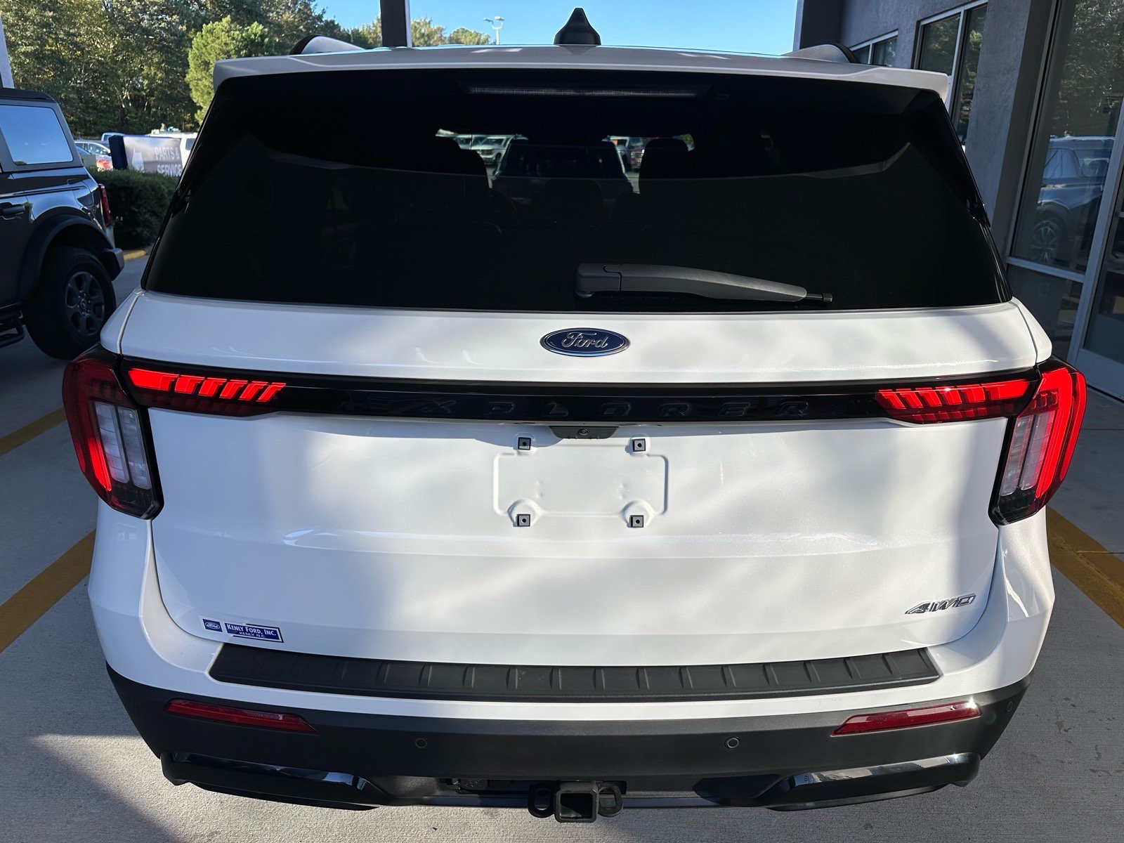 Certified 2025 Ford Explorer ST-Line w/ Premium Package AWD/4WD image 11