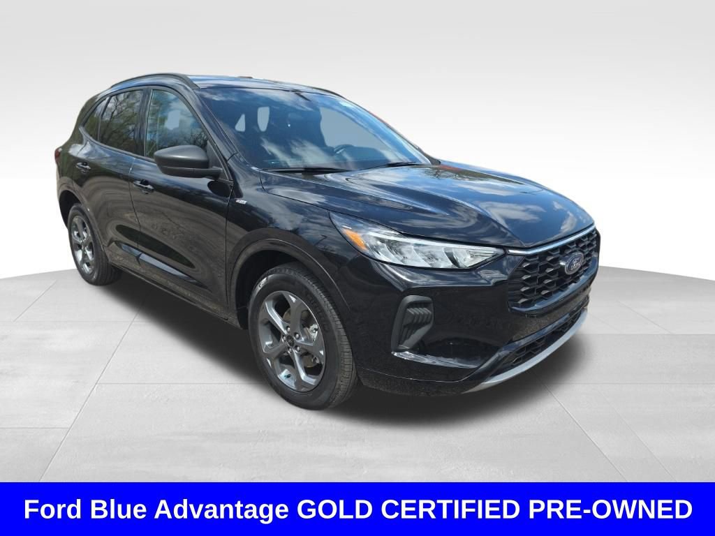 Certified 2024 Ford Escape ST-Line w/ Tech Pack #1 AWD/4WD image 3