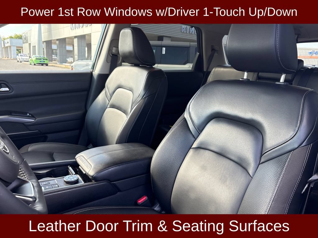 Used 2023 Nissan Pathfinder SL AWD/4WD image 16