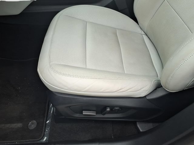 Certified 2025 Ford Explorer Platinum w/ Ultimate Package AWD/4WD image 17