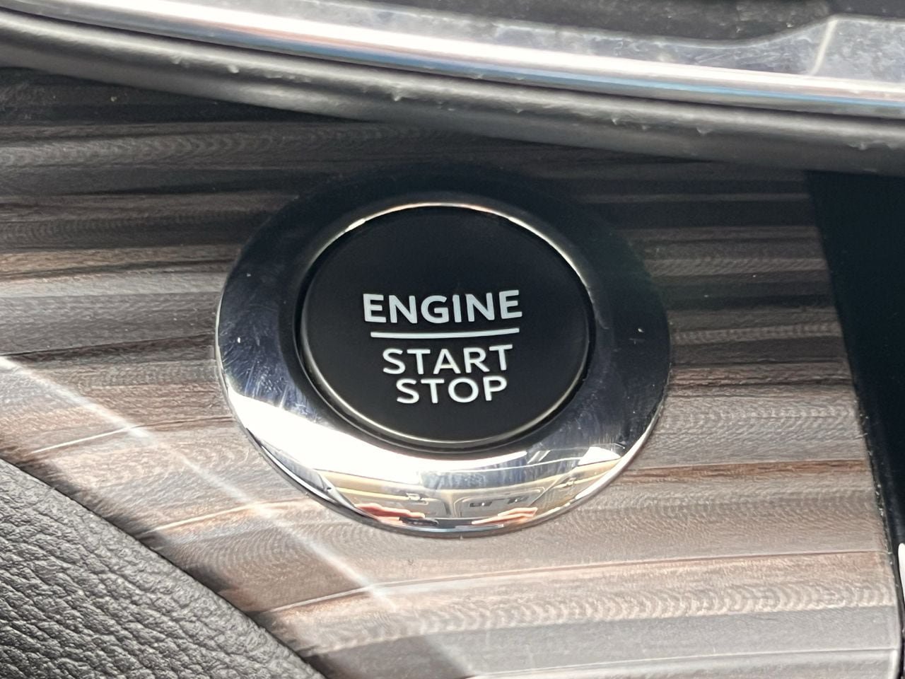Certified 2023 Ford Explorer Limited AWD/4WD image 18