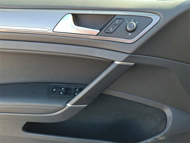 Used 2018 Volkswagen Golf Alltrack SEL image 12