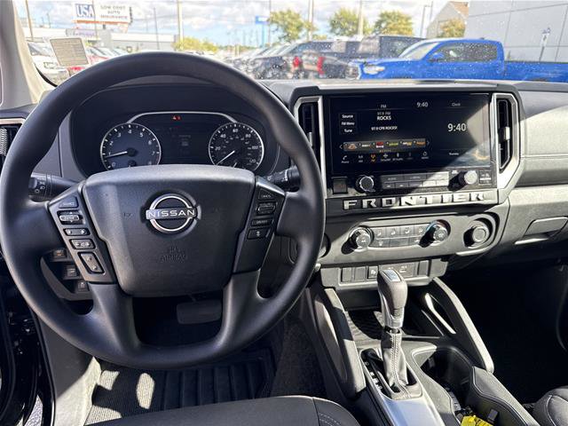 Used 2025 Nissan Frontier SV RWD image 6
