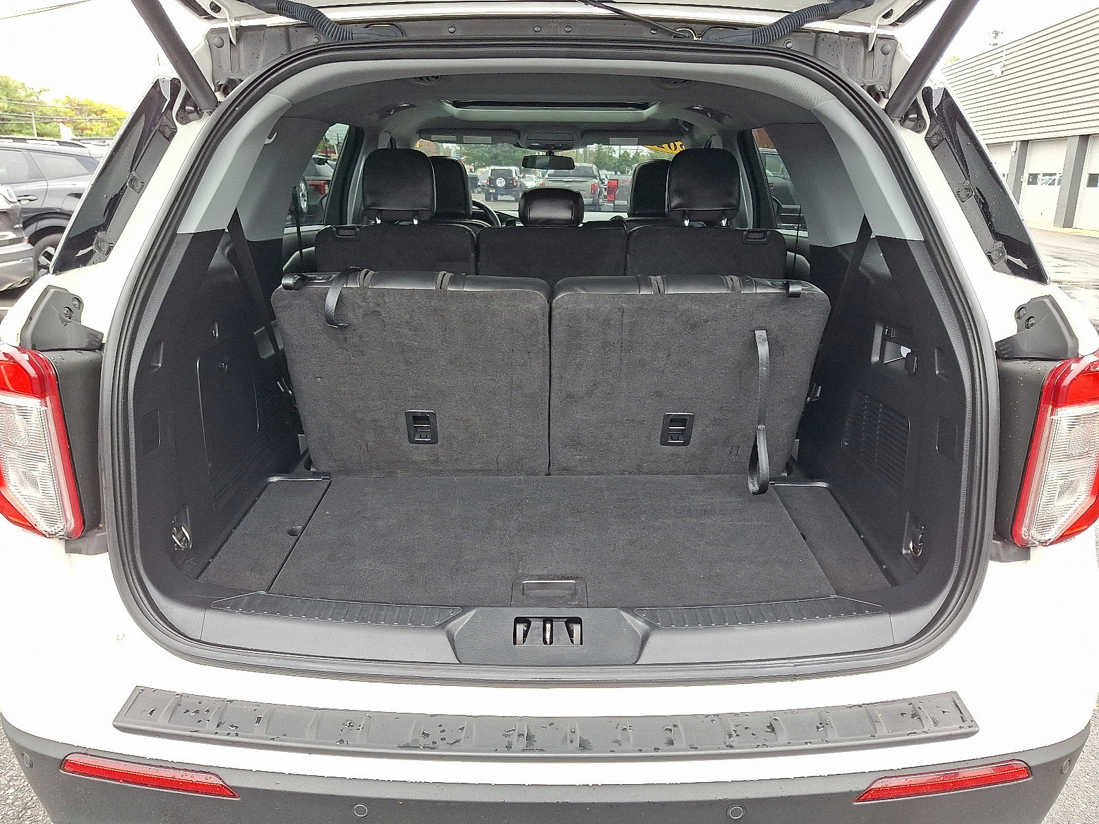 Certified 2023 Ford Explorer XLT w/ Equipment Group 202A image 30