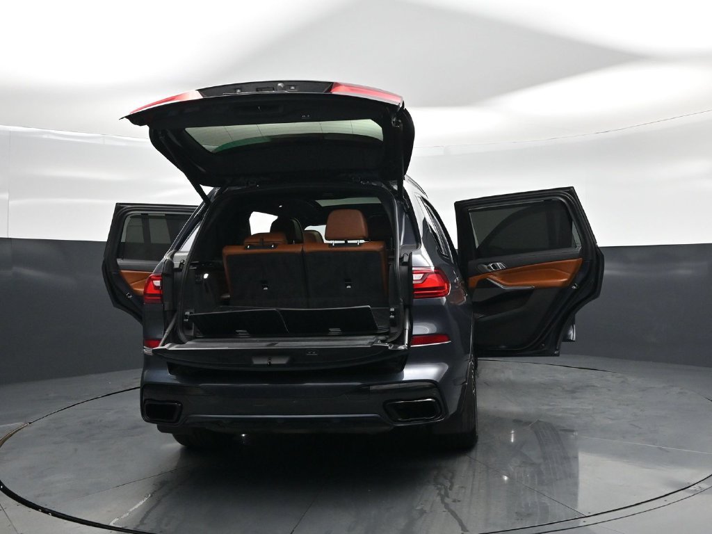 Used 2020 BMW X7 M50i w/ Dynamic Handling Package AWD/4WD image 33