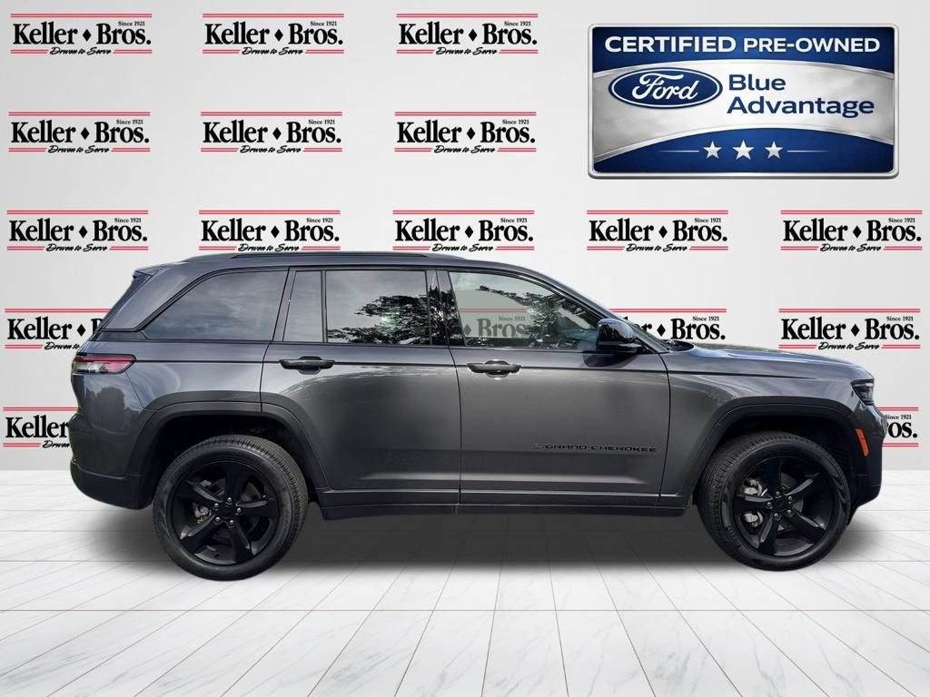 Used 2025 Jeep Grand Cherokee Limited w/ Black Appearance Package AWD/4WD image 8
