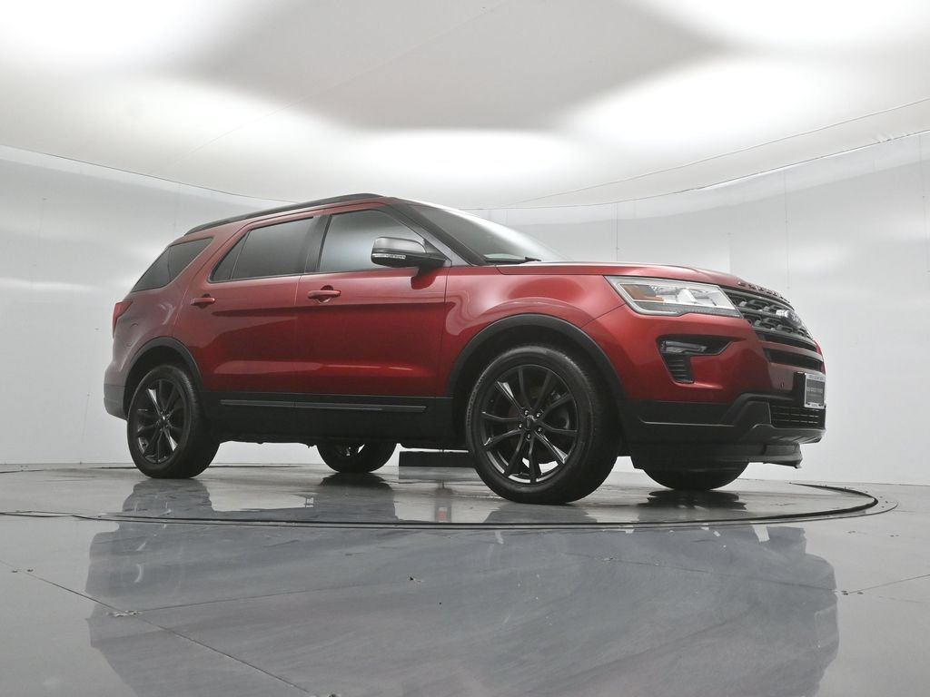 Certified 2019 Ford Explorer XLT w/ Equipment Group 202A FWD image 4