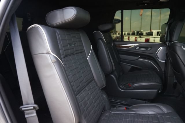 Used 2023 Cadillac Escalade Sport Platinum w/ LPO, ONYX Package AWD/4WD image 19