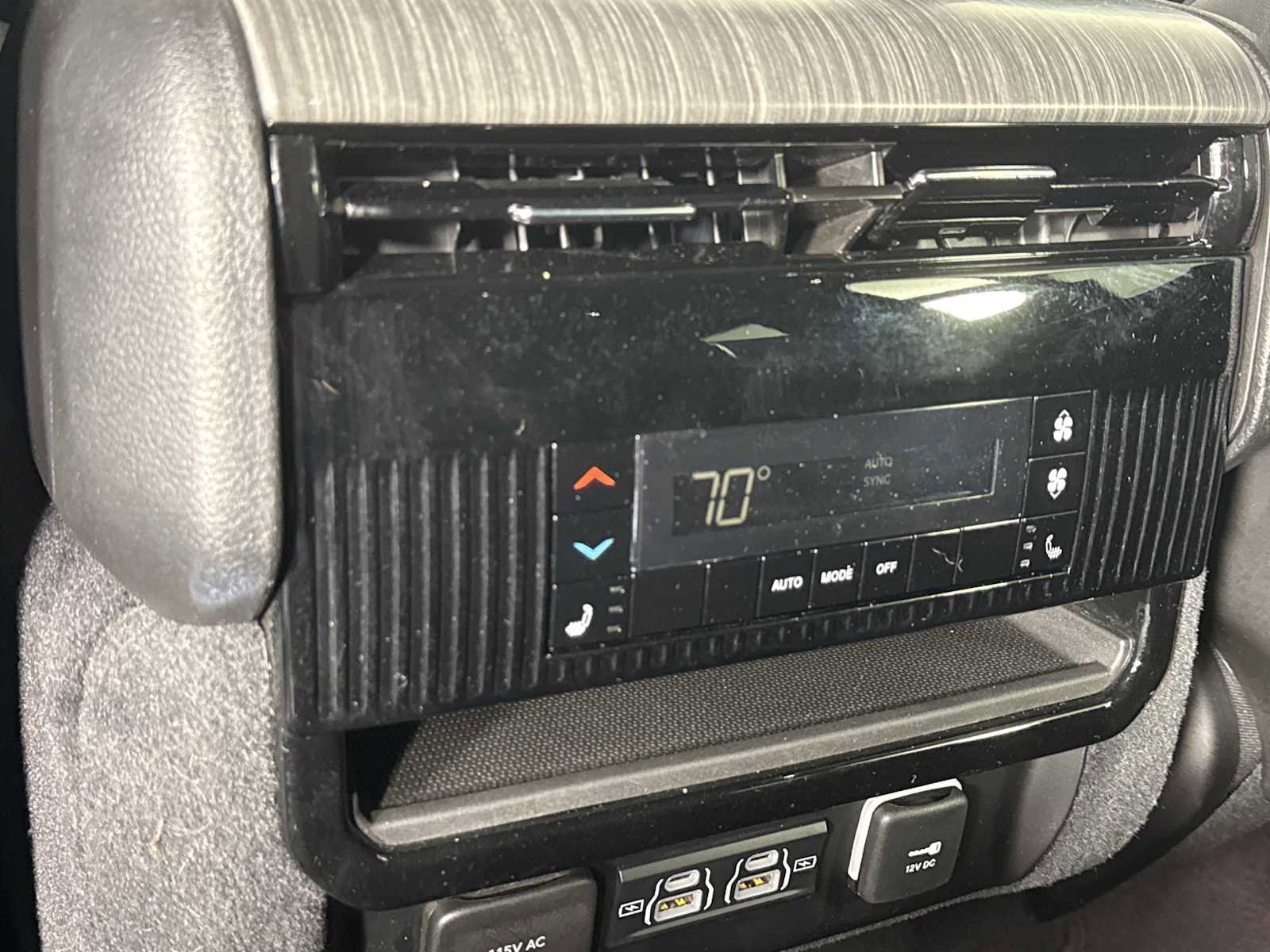 Used 2024 Jeep Wagoneer L Series II w/ Flexible Seating Group image 26