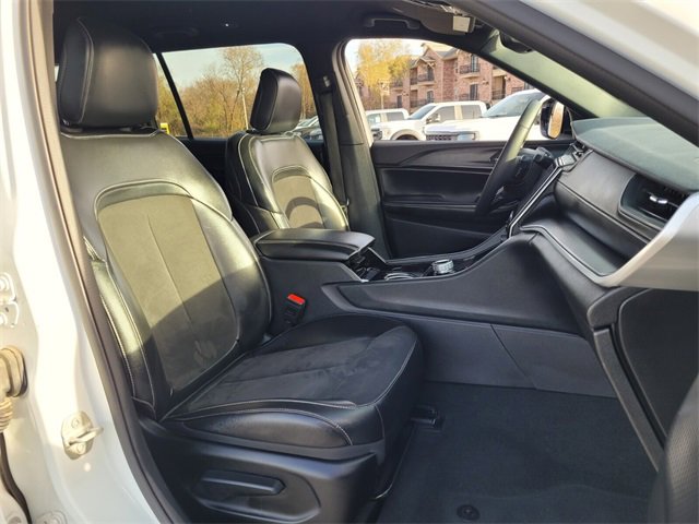 Used 2023 Jeep Grand Cherokee L Laredo image 15