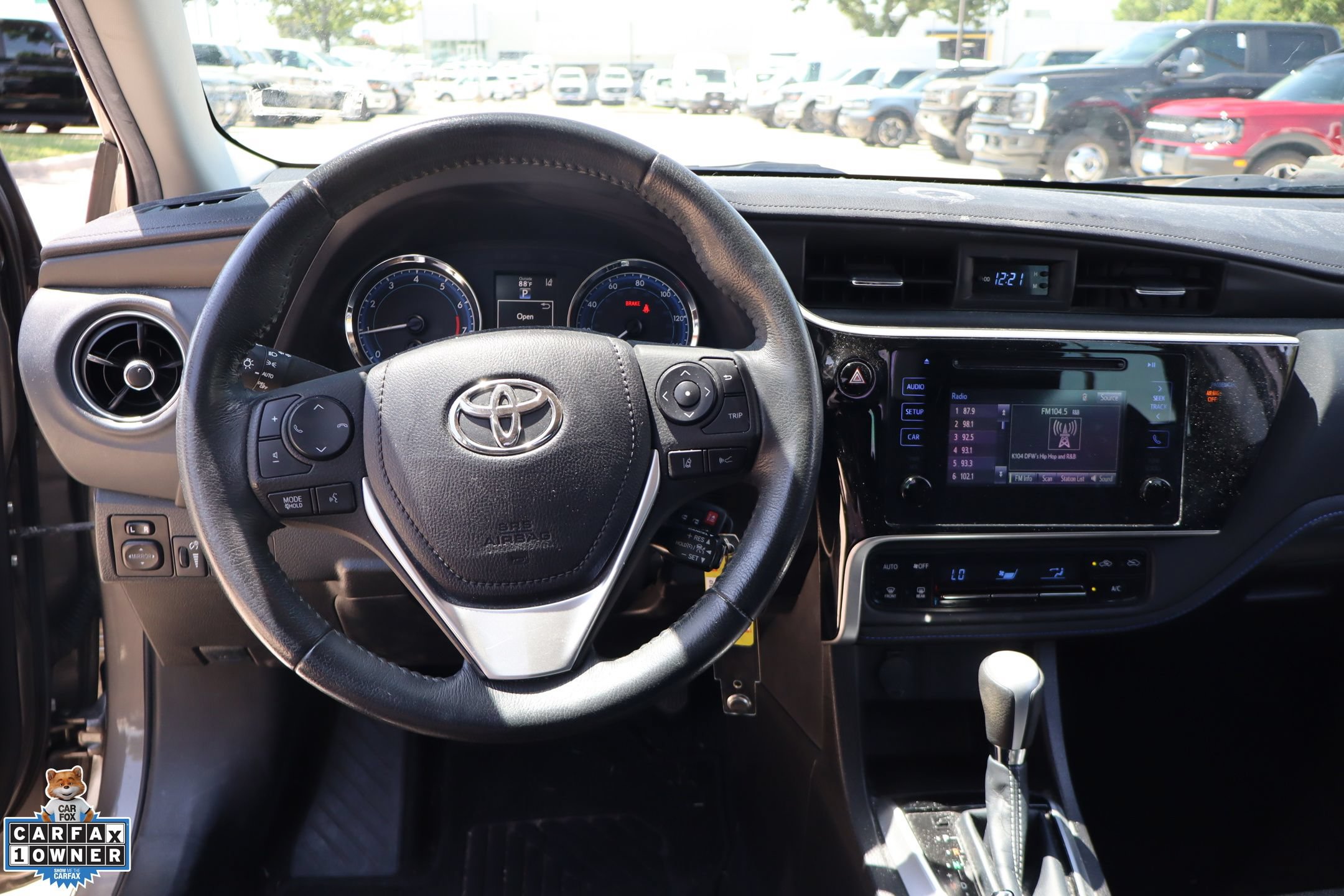 Used 2019 Toyota Corolla SE FWD image 18