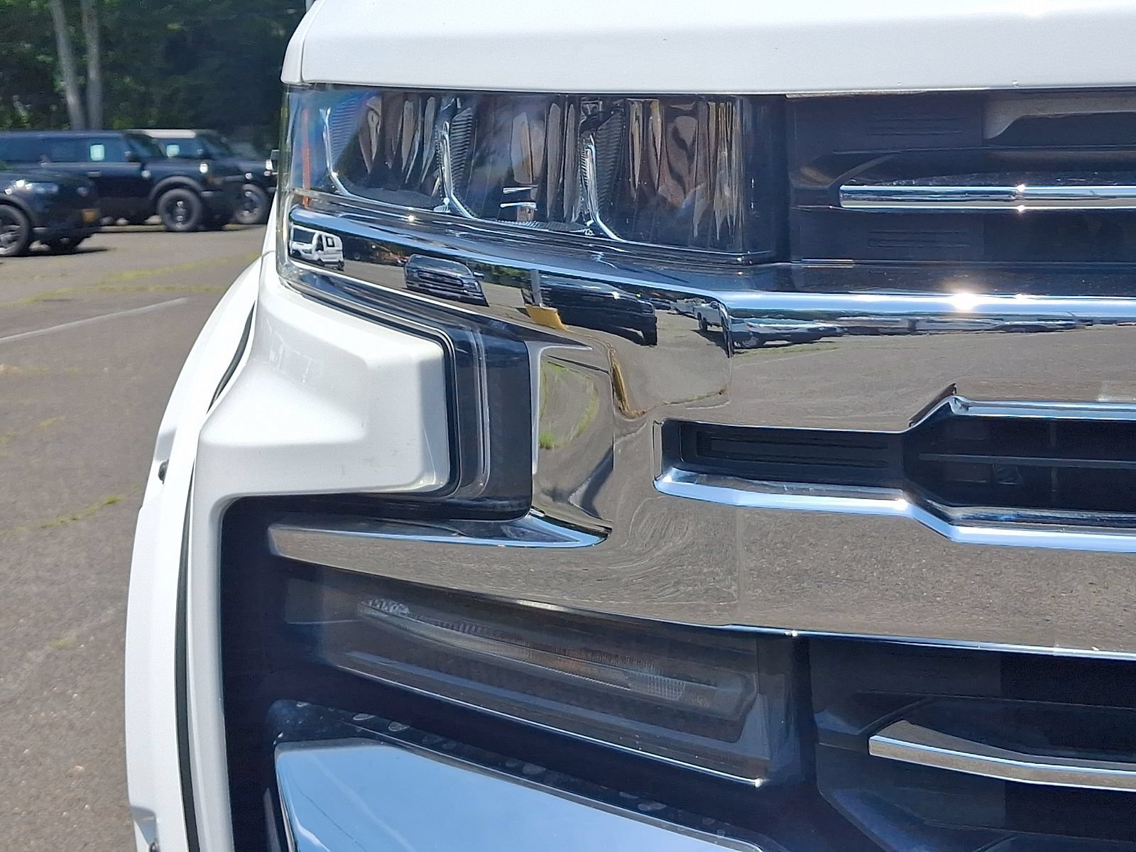 Used 2019 Chevrolet Silverado 1500 LTZ w/ LTZ Premium Package AWD/4WD image 10