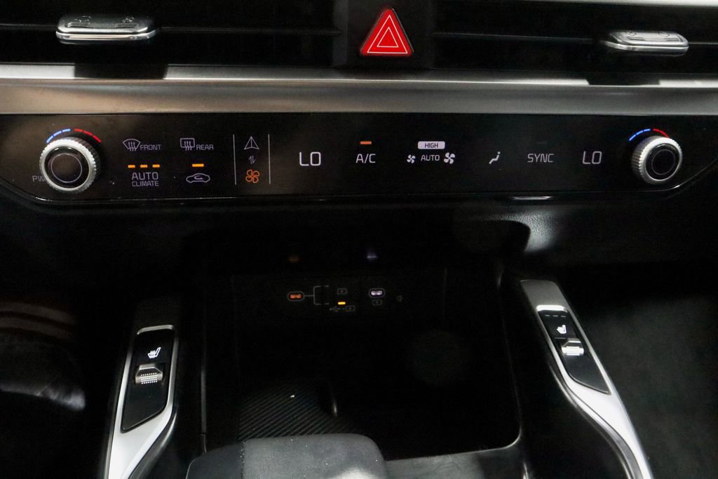Used 2025 Kia Sorento S FWD image 30