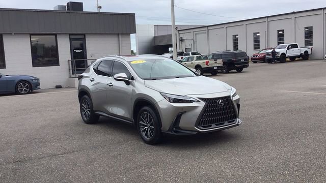 Used 2024 Lexus NX 250 FWD w/ Premium Package image 4
