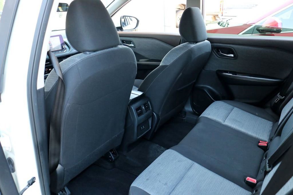 Used 2023 Nissan Rogue SV image 20