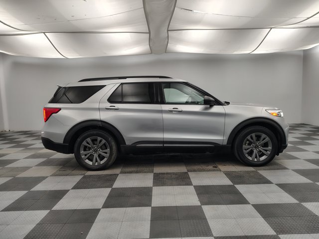 Certified 2021 Ford Explorer XLT w/ Equipment Group 202A AWD/4WD image 11