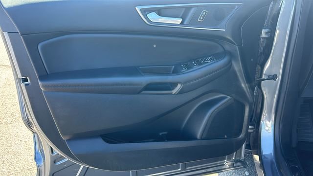 Certified 2022 Ford Edge SE w/ Black Appearance Package image 16