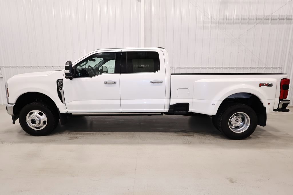 Certified 2025 Ford F350 Lariat w/ Lariat Ultimate Package AWD/4WD image 2