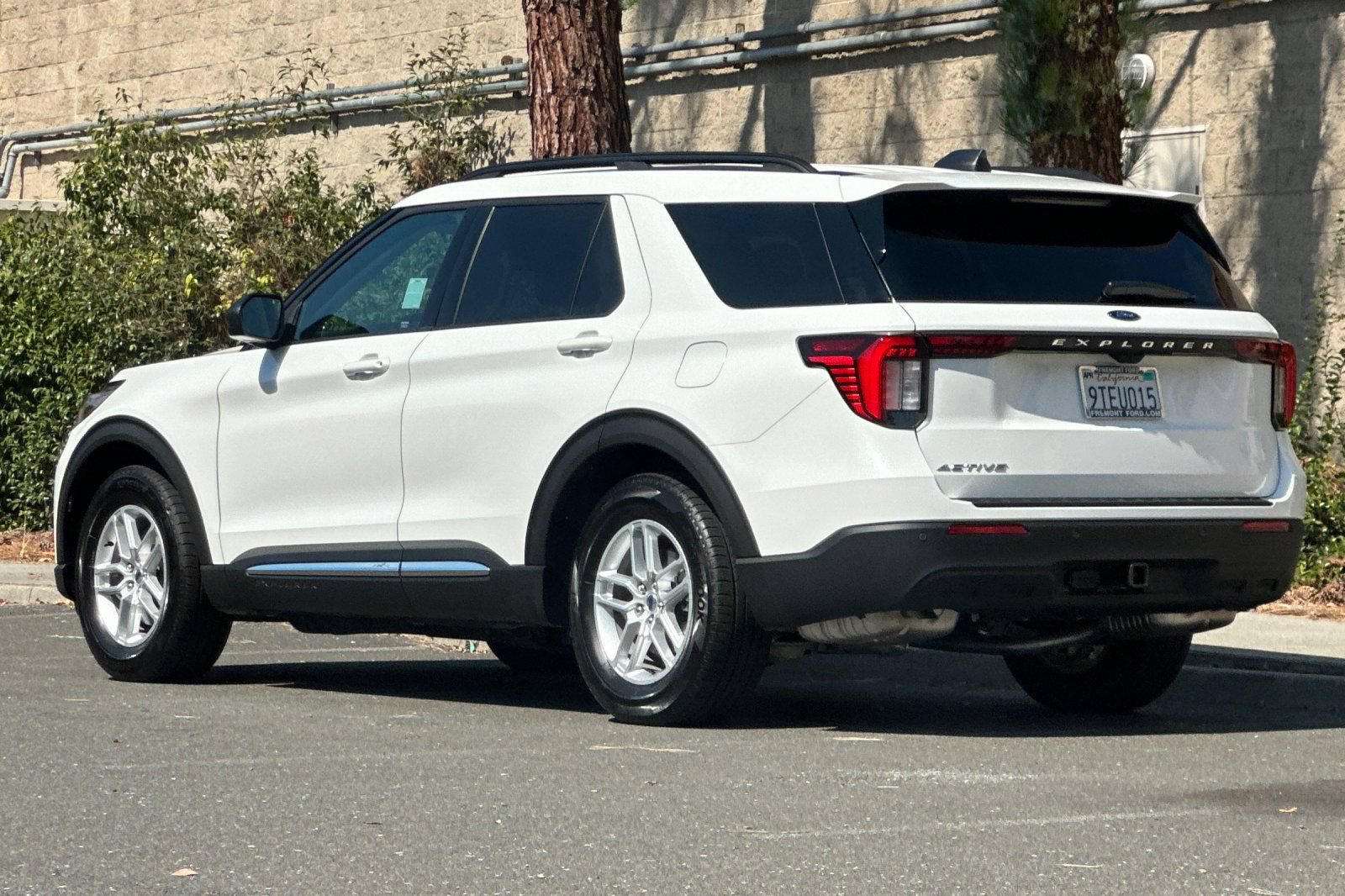 Certified 2025 Ford Explorer Active RWD image 5