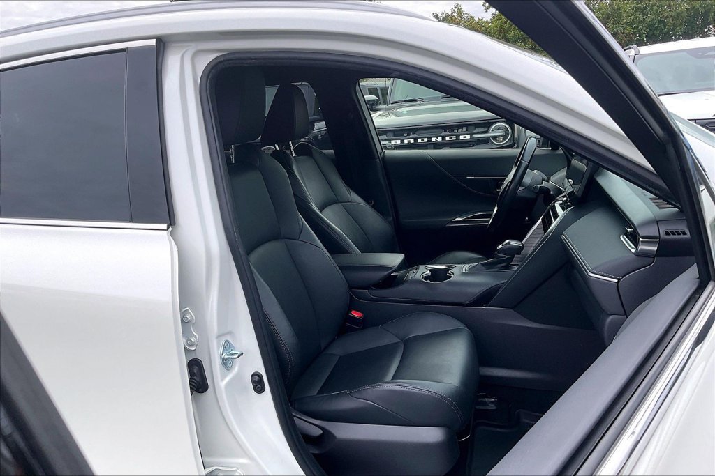 Used 2022 Toyota Venza XLE AWD/4WD image 6