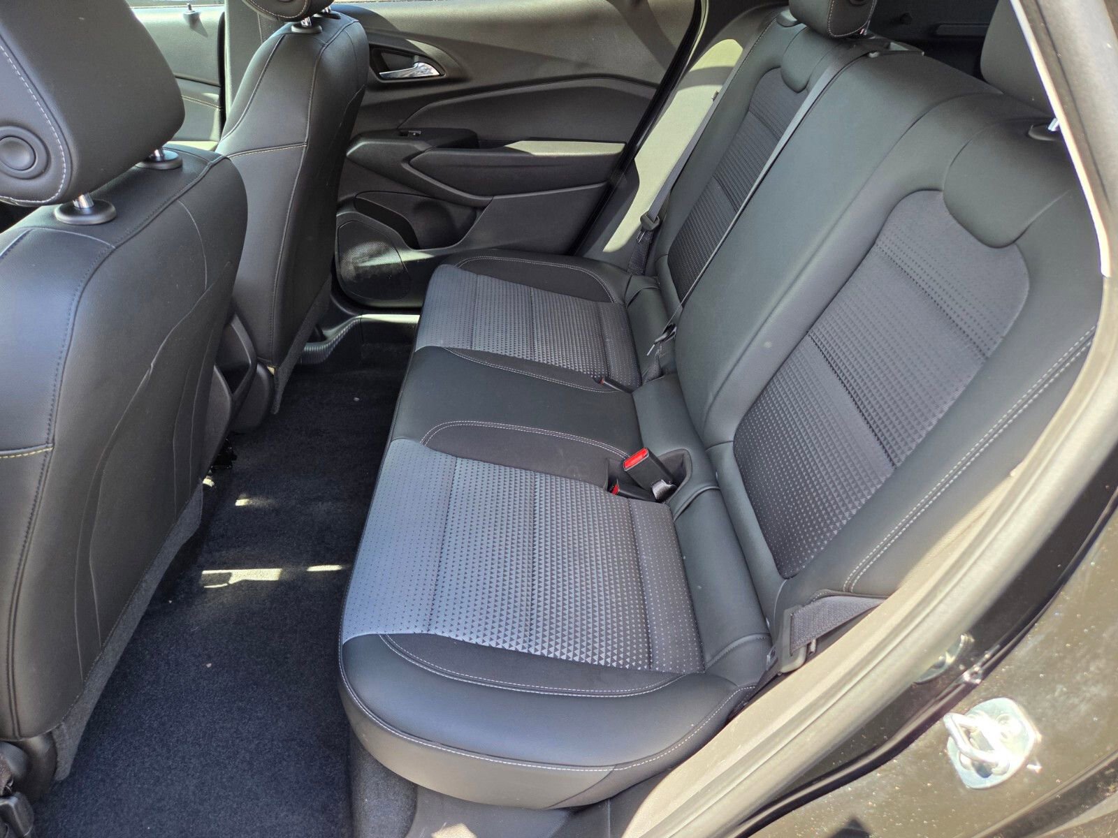 Used 2025 Chevrolet Trax LT image 11