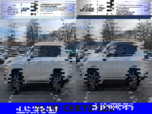 Used 2025 Lexus LX 600 4WD w/ Luxury Package image 2