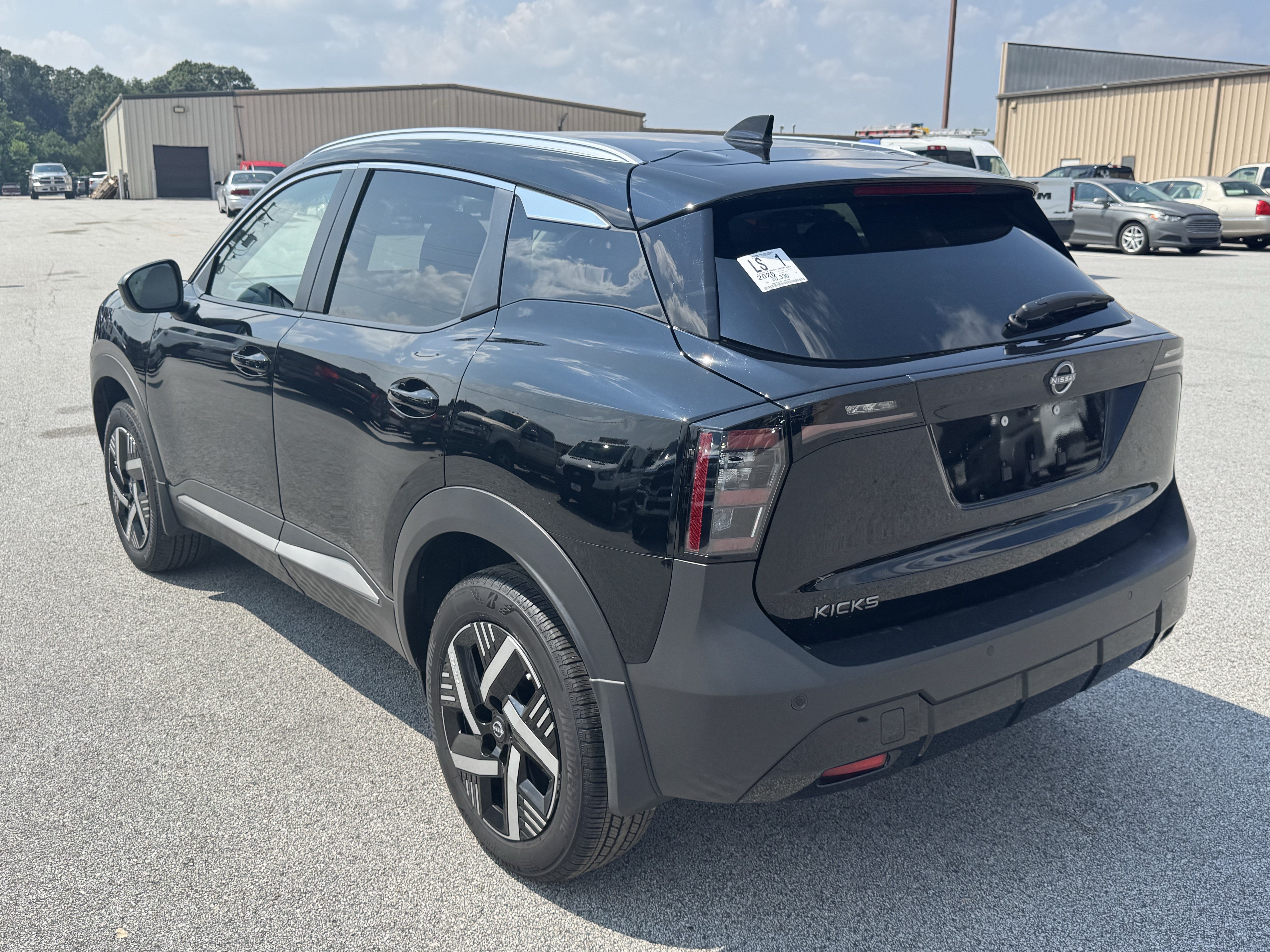 Used 2026 Nissan Kicks SV FWD image 7