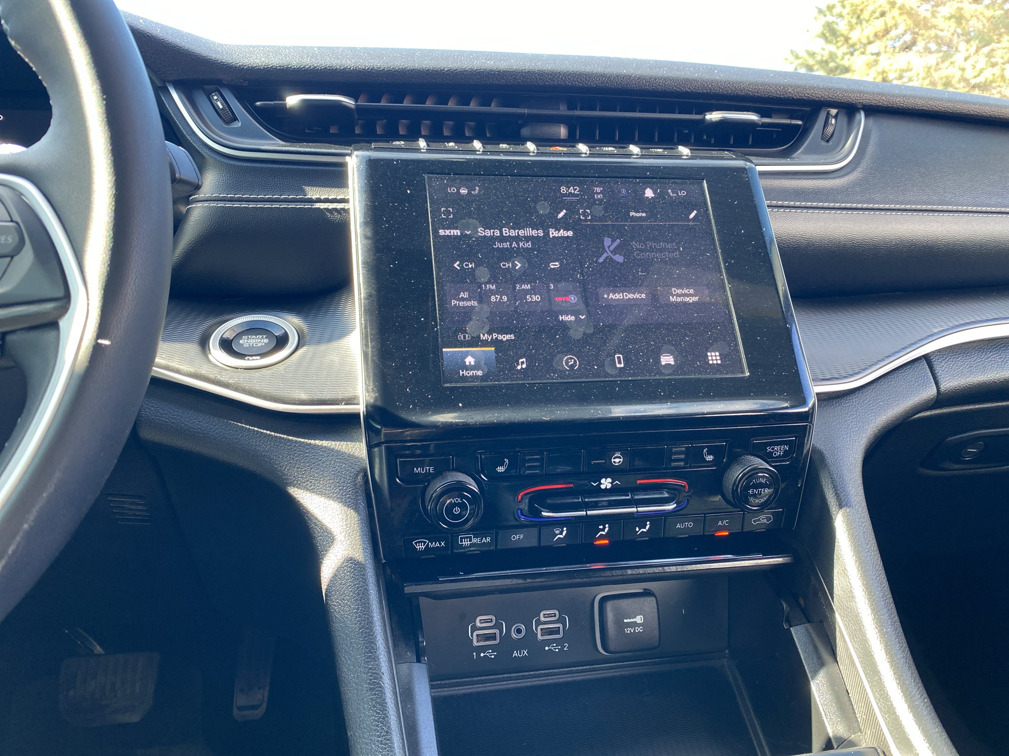 Used 2023 Jeep Grand Cherokee Altitude AWD/4WD image 10