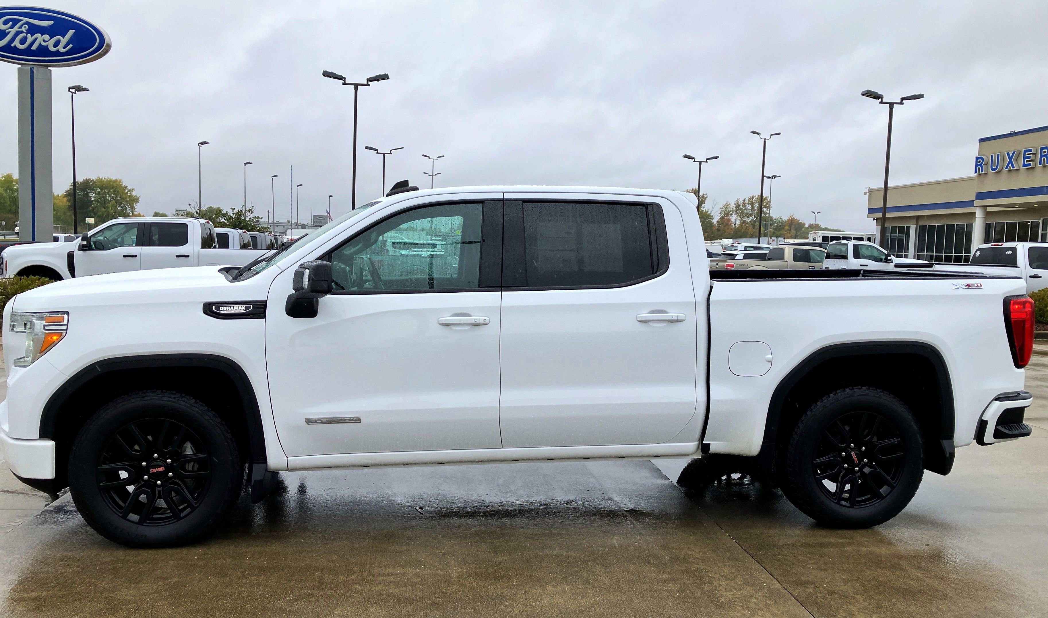 Used 2020 GMC Sierra 1500 Elevation w/ Elevation Value Package image 2