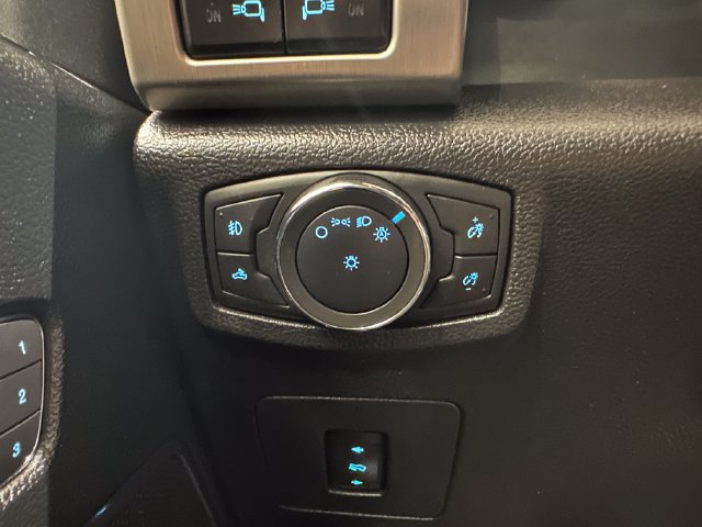 Certified 2017 Ford F150 Platinum w/ Equipment Group 701A Luxury AWD/4WD image 20