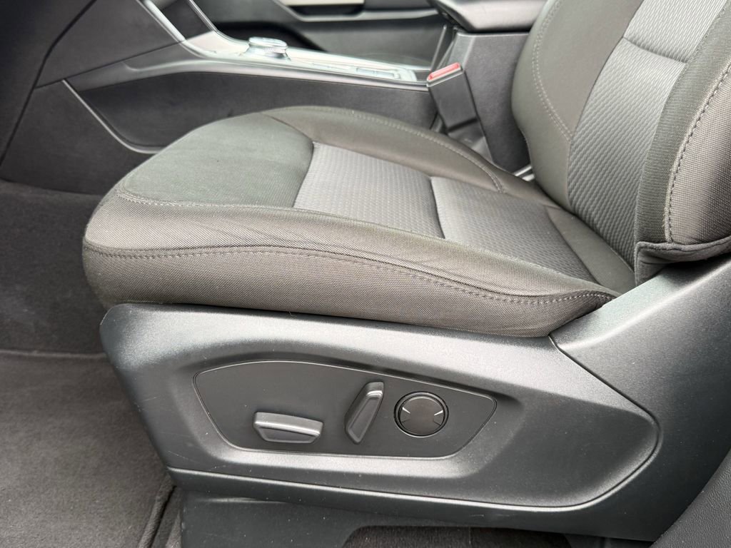 Certified 2024 Ford Explorer XLT image 13