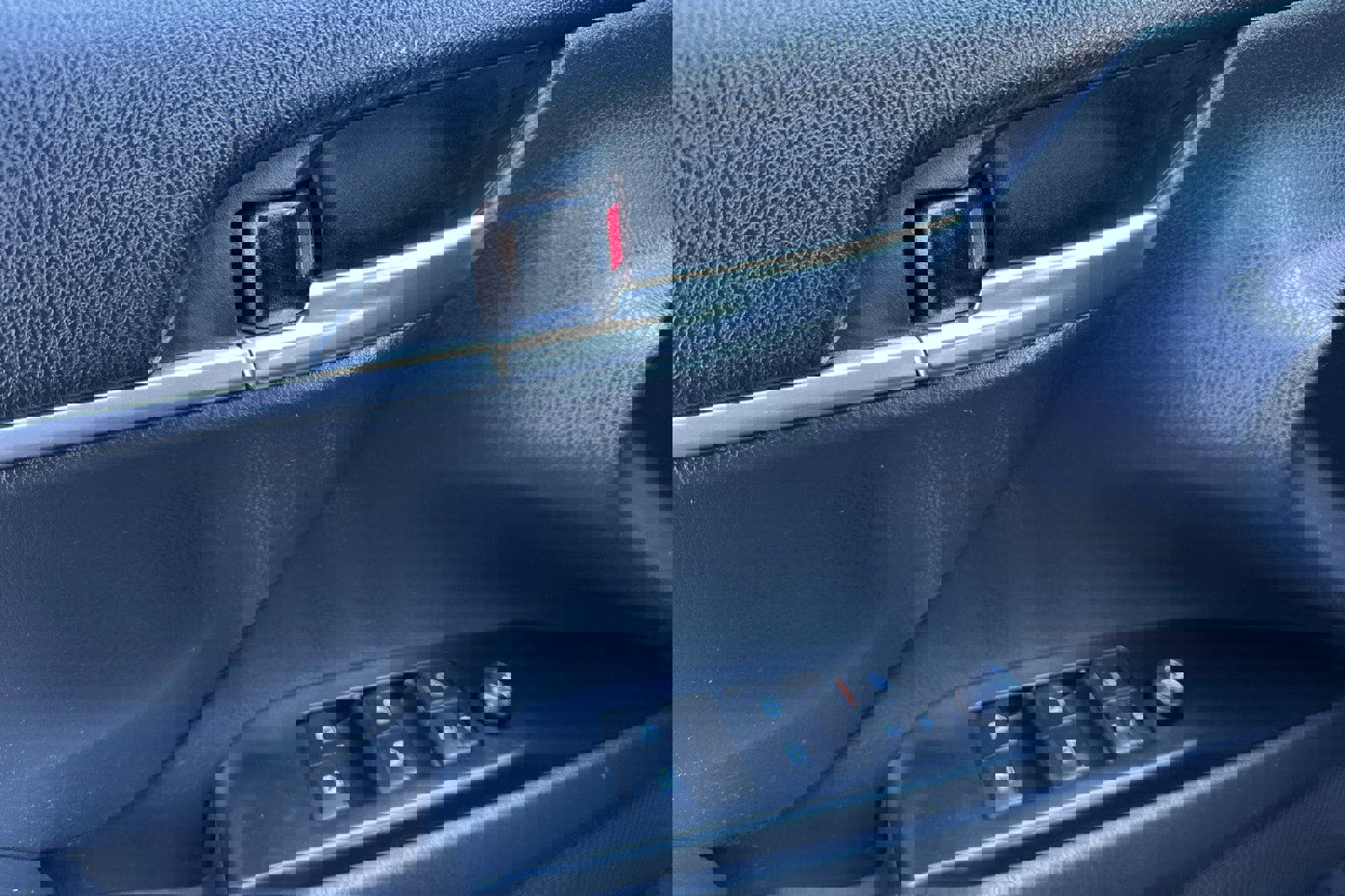 Used 2020 Toyota Camry SE image 14