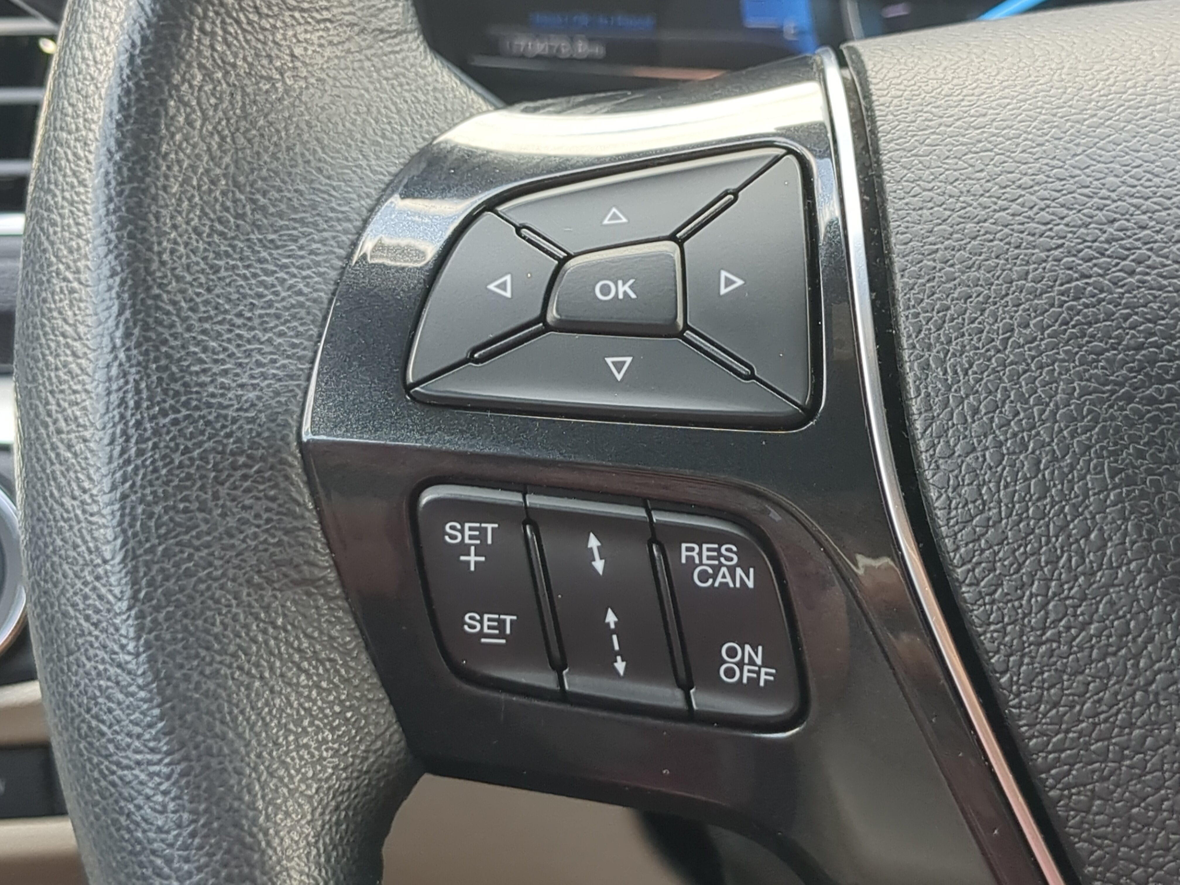 Certified 2018 Ford Explorer Limited w/ Equipment Group 301A FWD image 24