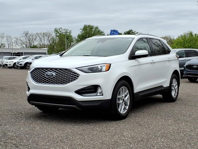 Certified 2023 Ford Edge SEL w/ Convenience Package AWD/4WD image 3