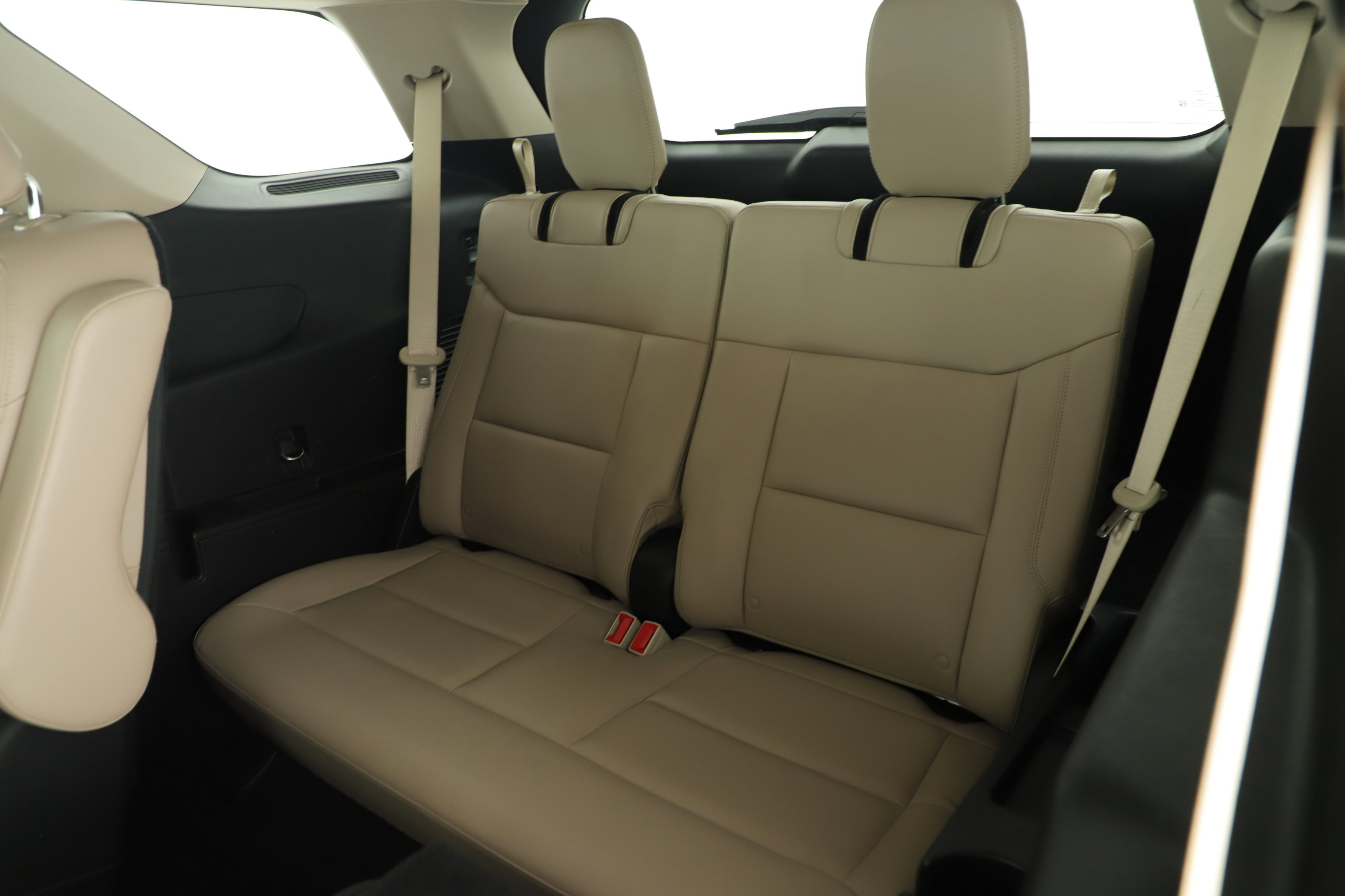 Certified 2020 Ford Explorer XLT w/ Equipment Group 202A image 10