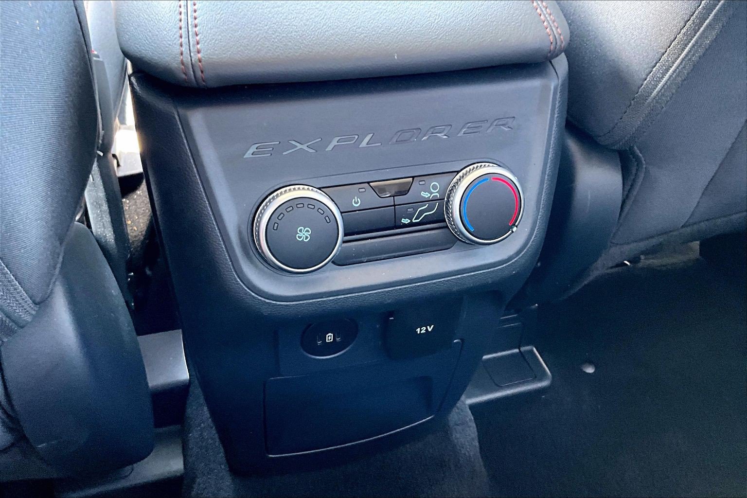 Certified 2025 Ford Explorer Active AWD/4WD image 38