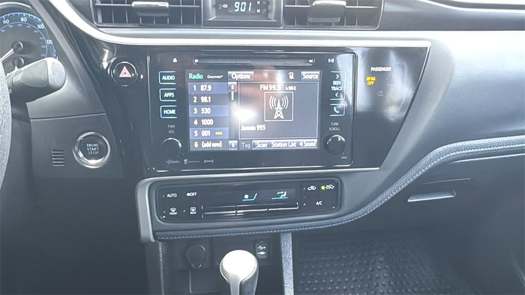 Used 2017 Toyota Corolla SE image 11