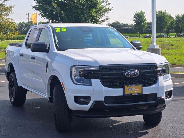 Certified 2025 Ford Ranger XLT w/ Black Appearance Package AWD/4WD image 3