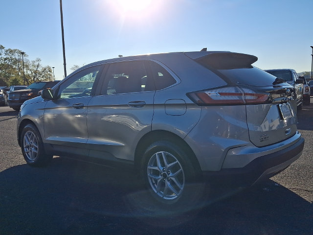 Certified 2024 Ford Edge SEL w/ Convenience Package AWD/4WD image 4