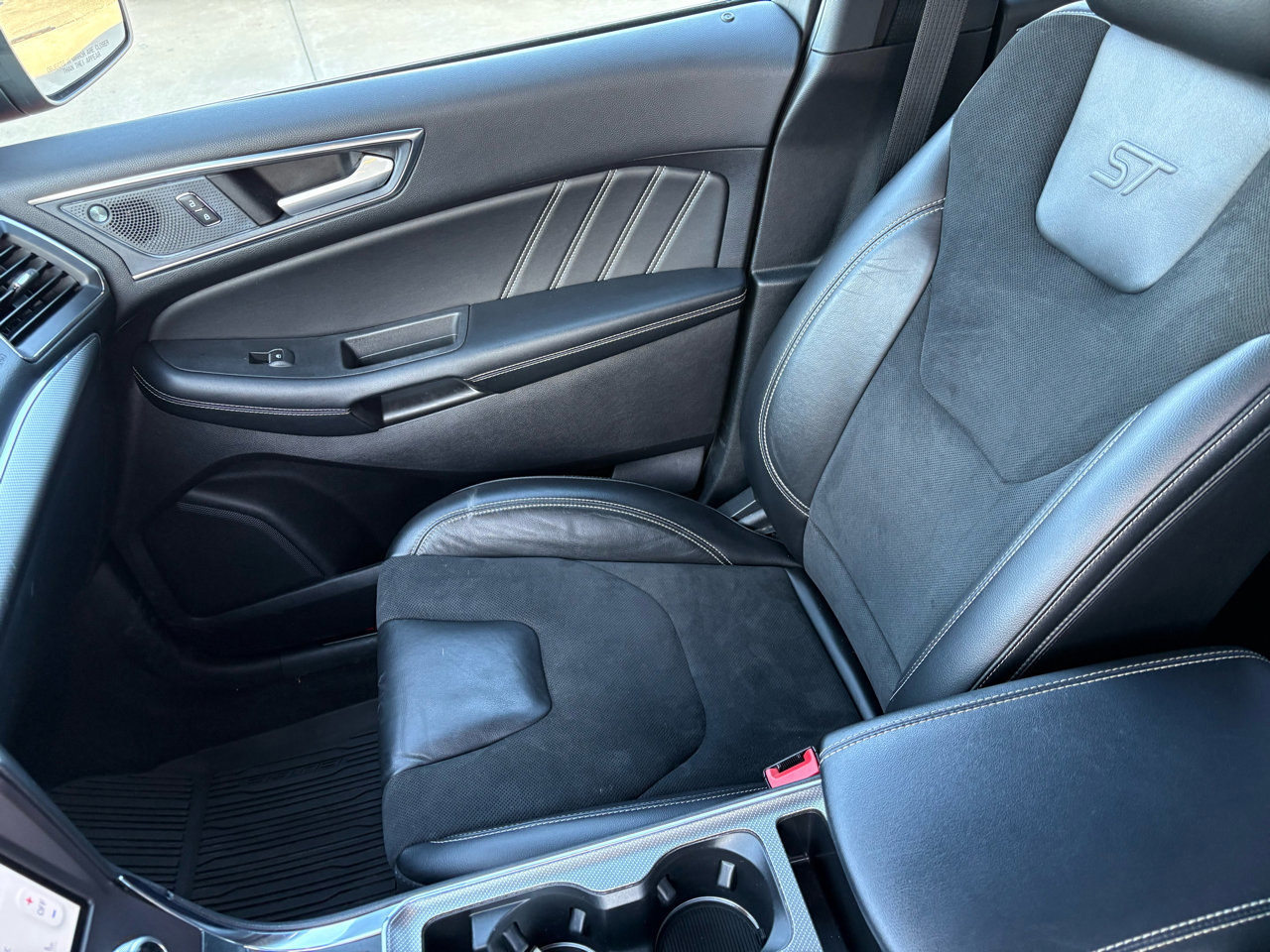 Certified 2021 Ford Edge ST image 26