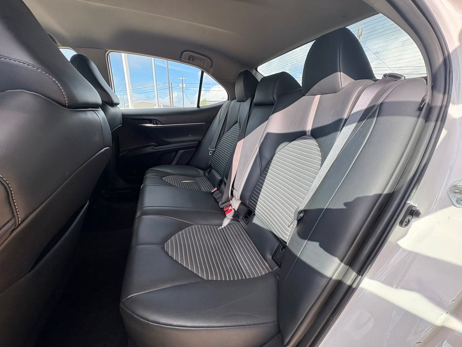 Used 2023 Toyota Camry SE FWD image 10