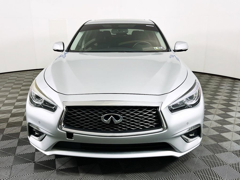 Used 2019 INFINITI Q50 Luxe w/ Essential Package (3.0T Luxe) AWD/4WD image 3