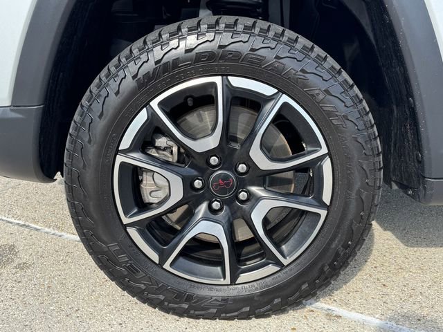 Used 2025 Jeep Compass Trailhawk AWD/4WD image 13